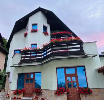 Luhacovice House | Cozy Retreat at Ubytování na Lesní - Pet and Child Friendly