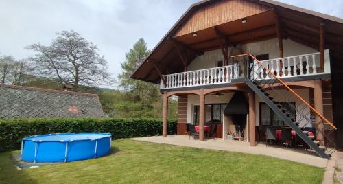 Jivka House | Welcoming Ubytování u Šveců: Pool & Family-Friendly Stay