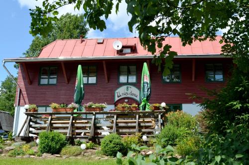 Orlicky Hotel | Cozy Stay at U nás doma: Pet-Friendly with Breakfast