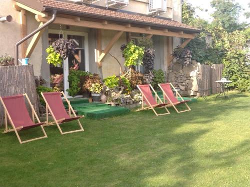 Velke Pavlovice Apartment | Welcoming Ubytování Zahrada: Family-Friendly Getaway