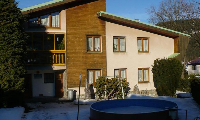 Pec pod Snezkou House | Pet-Friendly Getaway at Ubytování Zmatlíková with Pool