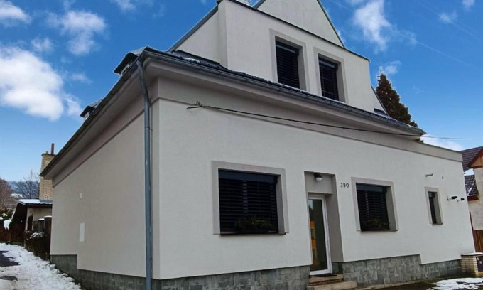 Mosty u Jablunkova Apartment | Beachfront Ubytovaní Ve Dvoře II. with Pool & Pet-Friendly