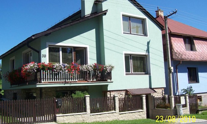 Dobsinska Masa Apartment | Discover Dagmar: Family-Friendly Stay with Breakfast Included