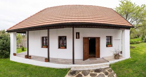 Polichno House | Cozy Stay at Ubytovanie na Včelej Farme with Pets Welcome