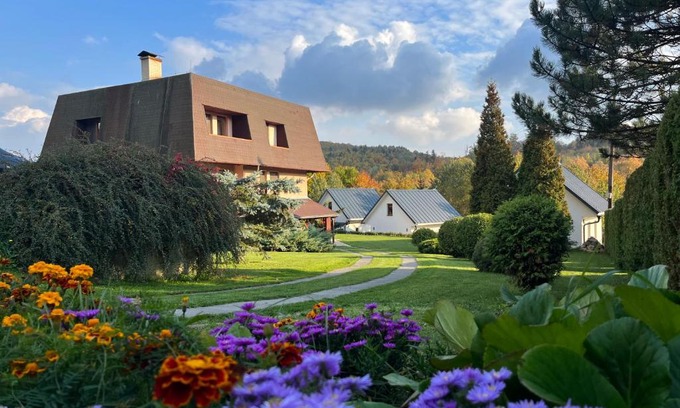 Stiavnicke Bane House | Family-Friendly Stays at Ubytovanie Vážka with Kitchen Access