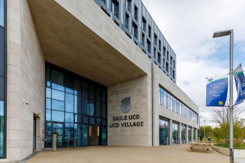 Stillorgan Other | Convenient UCD Campus Accommodation with Dining & Breakfast