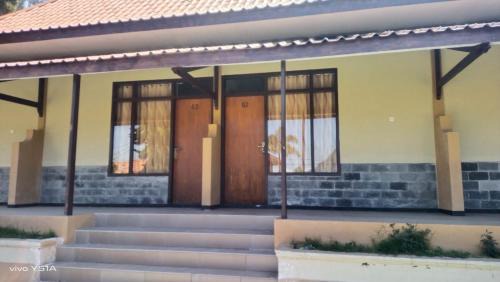 Ngadisari House | Discover Hotel Oecik: Family-Friendly Comfort Awaits
