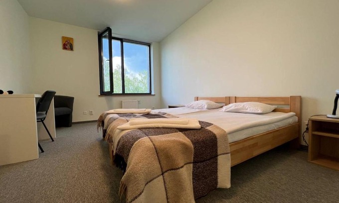 Yavory Bed & Breakfast | UCU INN - Perfect Rooms with Hot Tub & Restaurant Access