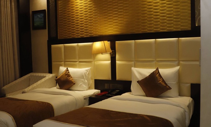 Sat Bari Hotel | Comfortable Stay at Udman By Ferns N Petals, Chattarpur