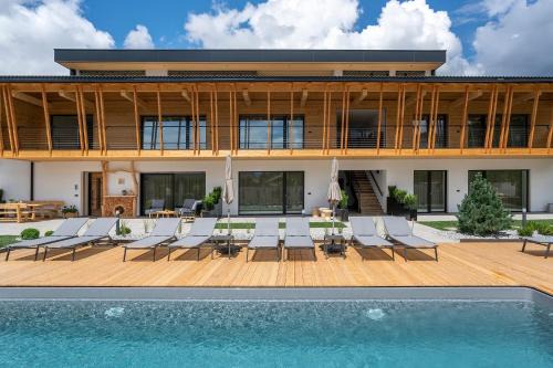 Naz Apartment | Experience Uetzenhof: Oceanfront Bliss with Pool & Breakfast