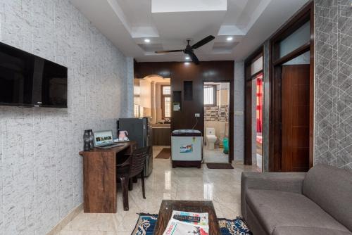 South West Apartment | Convenient UGF Cozy Flats Bnb: 2 BHK Near Delhi Airport