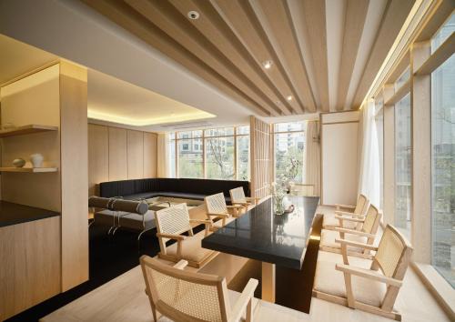 Sogong-dong Hotel | Discover UH Suite Seoul Deoksugung: Rated 9.6/10 & Family-Friendly
