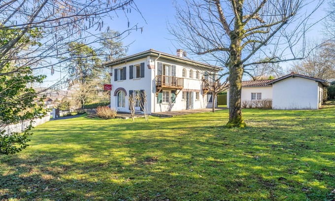 Saint-Jean-Pied-de-Port Apartment | Uharte - Cozy 3-Bedroom Apartment with Spa & Breakfast