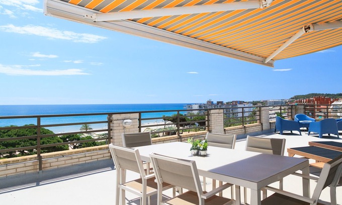 La Pineda Apartment | UHC CASPEL: Unwind on La Pineda's Premier Rooftop Terrace