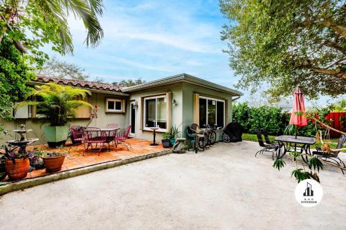 Highland Garden Apartment | BnB Hyperion - Updated Hideaway for 3 with High Rating