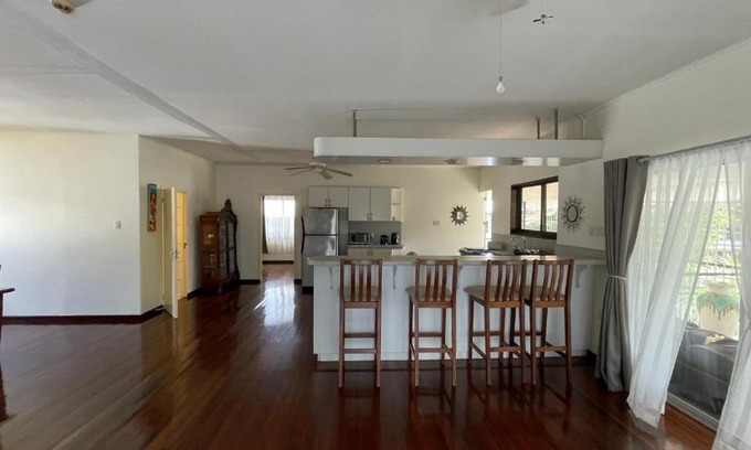 Paramaribo House | Ideal Family Retreat at Uitvlucht Place – Rated 10/10