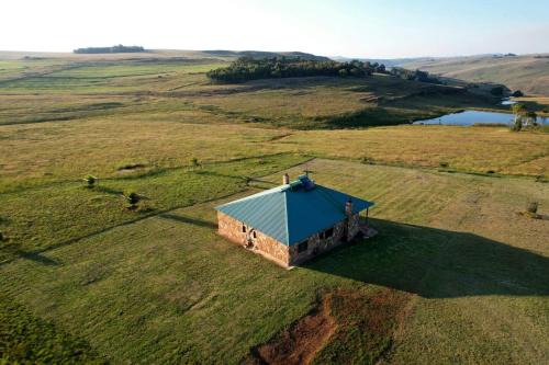 Dullstroom Apartment | Discover Uitvlugt Ponds: Family-Friendly with Top Amenities