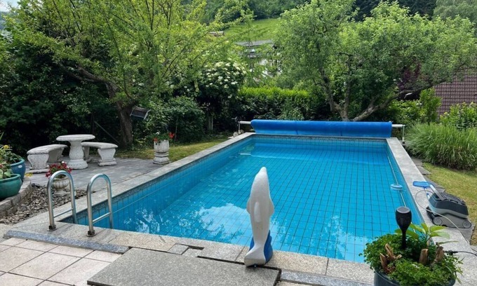 Suggental House | Relaxing Poolside Views with Family-Friendly Amenities