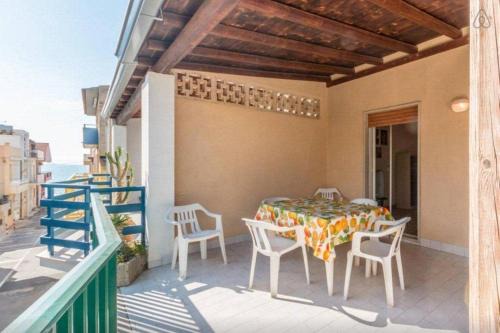 Casuzze House | Residence Ulisse: Pet-Friendly Oceanfront Retreat Awaits