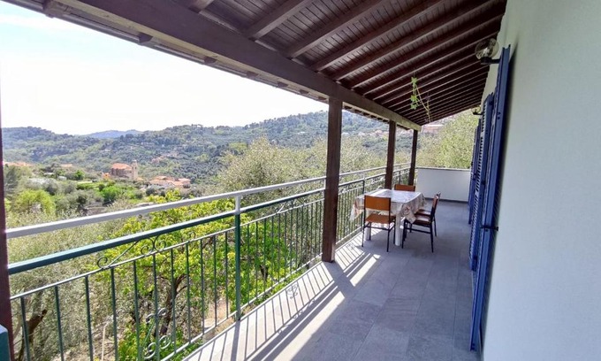 Camporotondo House | Uliveto: Oceanfront Escape with Pet-Friendly Amenities