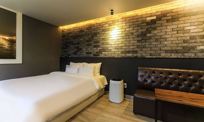 Nam-Gu Hotel | Explore Ulsan Sinjeong-dong Marilyn with Family-Friendly Amenities