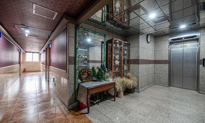 Nam-Gu Hotel | Eco-Friendly Ulsan Sinjeongdong Venus with Breakfast & Kitchen