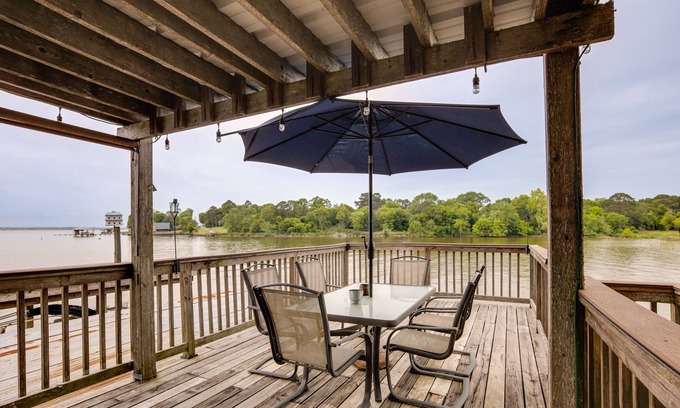 Onalaska House | Ultimate Lake Livingston Home w/ Boat Dock & Slip!
