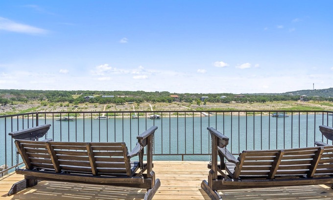 Briarcliff Condo | Ultimate Lake Travis Fishing condo w/pool&hot tub