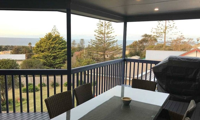 Tuross Head House | Unforgettable Tuross Heads Beach Getaway with Ocean Views