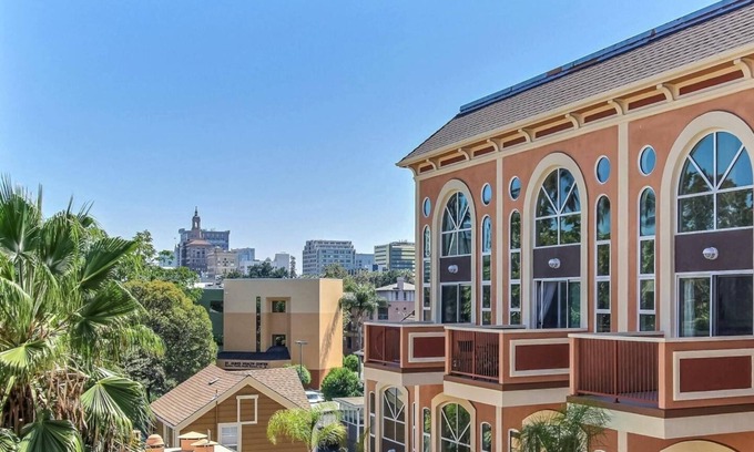 Downtown San Jose Condo | Discover Your Ultimate Urban Retreat with Spa & Pool Amenities
