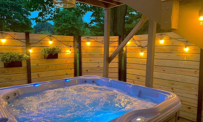 Geneva House | Escape to Wine Country: Hot Tub & Arcade Fun Awaits!