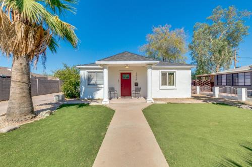Encanto House | Cozy Casita Near Downtown Phoenix - Family & Pet Friendly