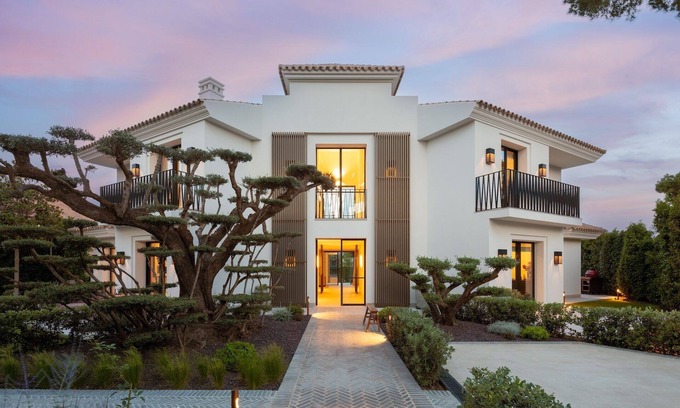 Marbella House | Ultra Luxury New 5 Bed Resort 100 Meters Beach