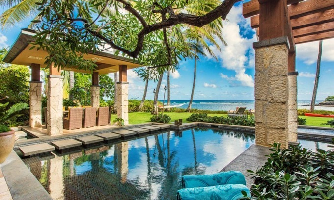 Kahala House | Elegant Oceanfront Retreat with Pool & Hot Tub in Diamond Head