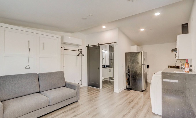 Beverly Green Apartment | Luxury Studio Steps from Las Vegas Blvd - Pet Friendly!