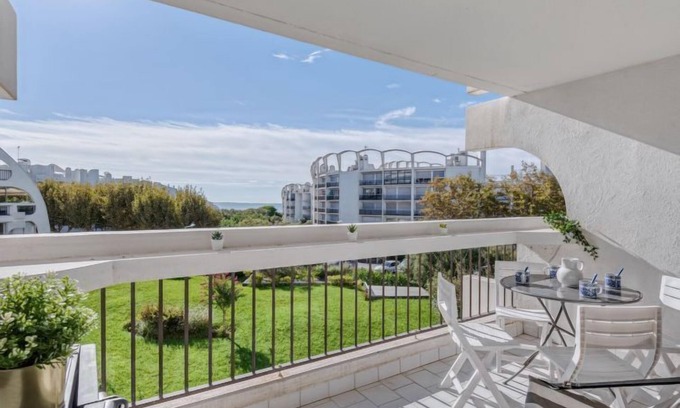 Le Couchant Apartment | Relax at Ulysse Plage with Oceanfront Views and Spa