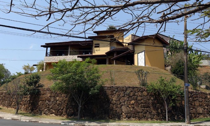 Campinas House | Discover a Paradise in the City: Rated 9.8/10 with Family Amenities