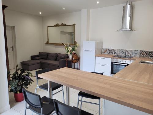 Layrac House | Experience Un Air de Vacances with Oceanfront Amenities