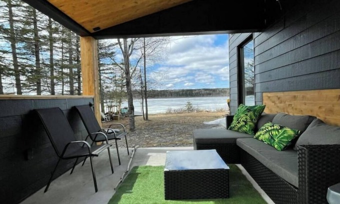 Sainte-Rose-de-Watford Ski Chalet | Relaxing Retreat at Un Chalet ou Lac Citq with Scenic Views
