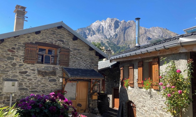 Saint-Michel-de-Maurienne Ski Chalet | Perfect Mountain Retreat: Family & Pet-Friendly Stay