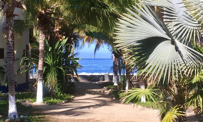 Barra de Potosi House | Discover Un Escondite Mágico with Oceanfront Views