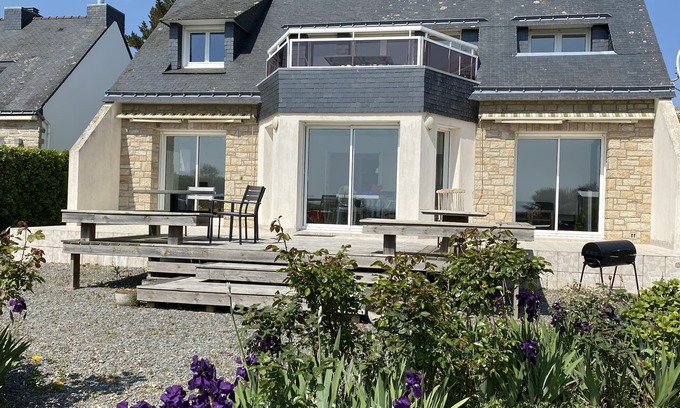 Sarzeau House | Serene Oceanfront Retreat with Spa and Pet-Friendly Amenities
