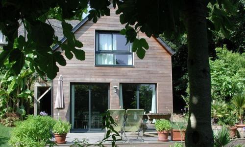 Locquenole House | Discover Un Jardin en Pente Douce: Guest Rated 9.7/10