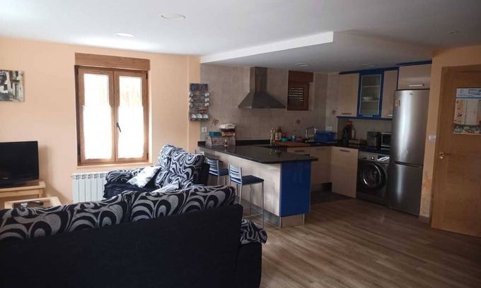 Otero de Guardo Cottage | Escape to UN Paraiso in Montaña Palentina, Family-Friendly!