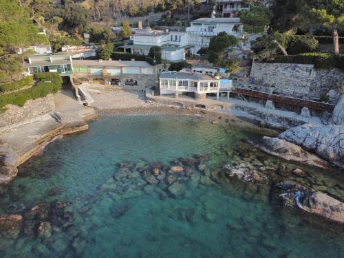 Arzeno Apartment | Discover Un Passo dal Mare: Oceanfront Family Retreat
