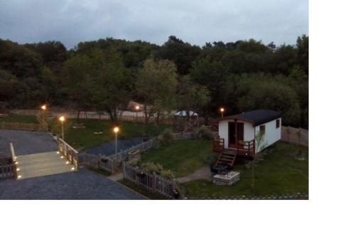 Saint-Etienne-au-Mont House | Experience a Relaxing Stay at la Roulotte with Ocean Views