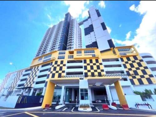 Malacca City Apartment | Cozy House Near Jonker with Ocean View & Pool Access