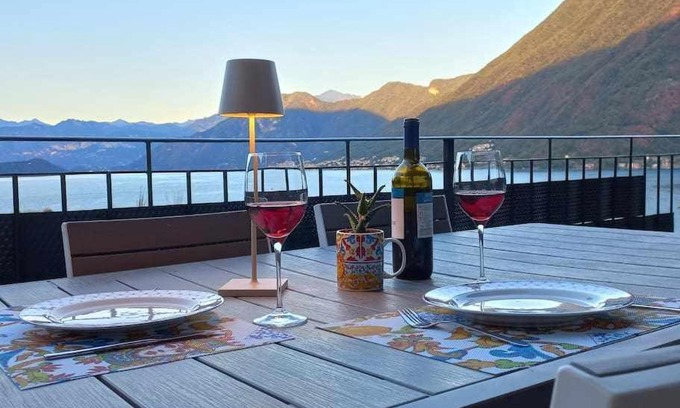 Argegno Apartment | Tranquil Lakeview Retreat with Family-Friendly Amenities