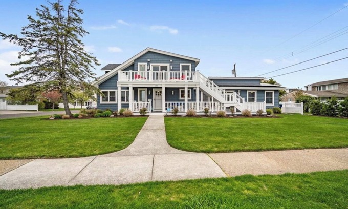 A-Zone House | Prime Location: 5BR Beach House with Pool & Ocean View