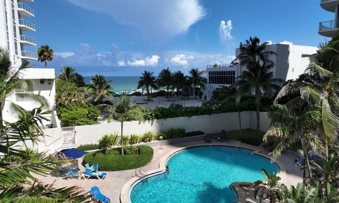 Seybold Condo | Beachfront Bliss: Oceanview Condo with Pool & Game Room
